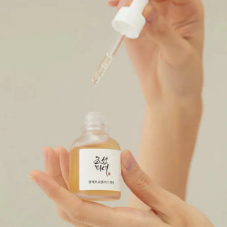 A closeup of the dropper from Beauty of Joseon's Glow Serum Propolis + Niacinamide.